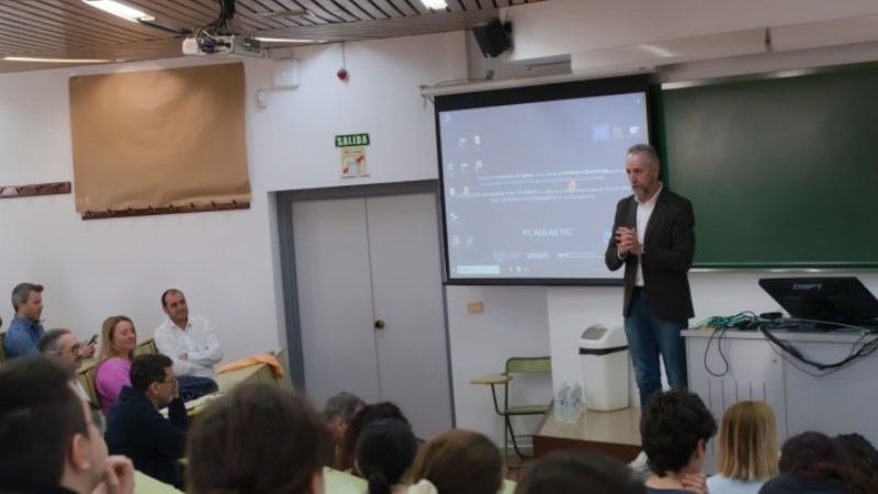 Dr. Felipe Navarro Martínez